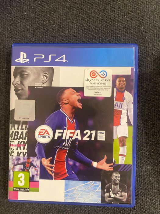 PS 4 pro  с два джойстика и стойка , която може да си ги зареждаш