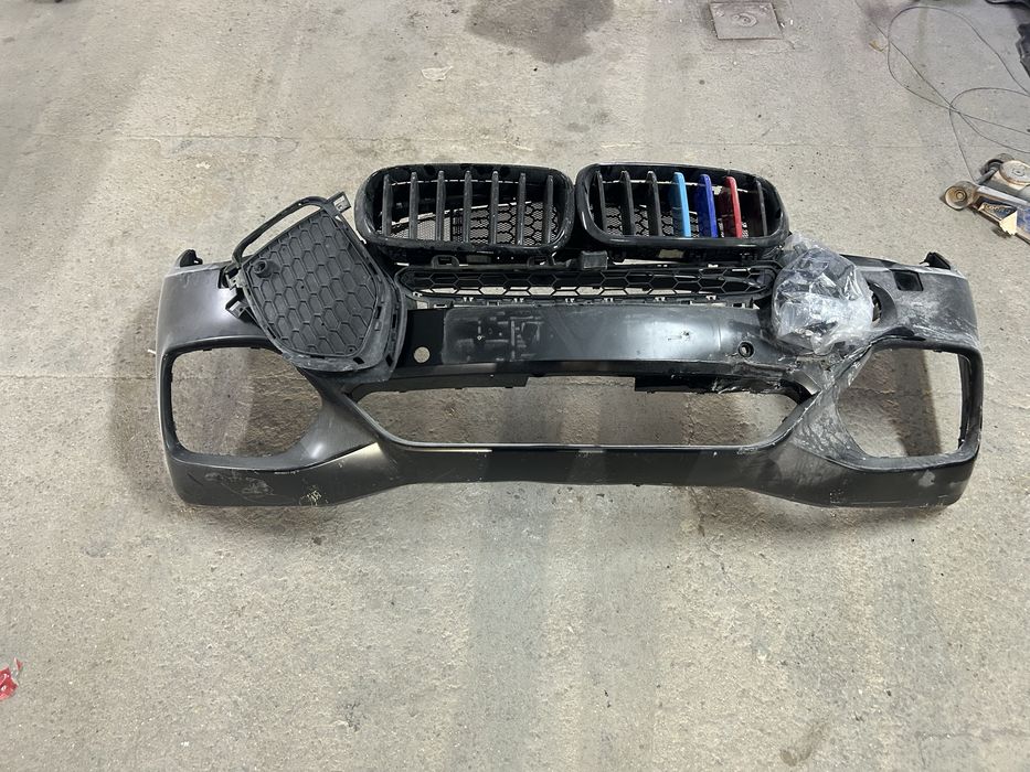 Бампер в сборе с дефектом