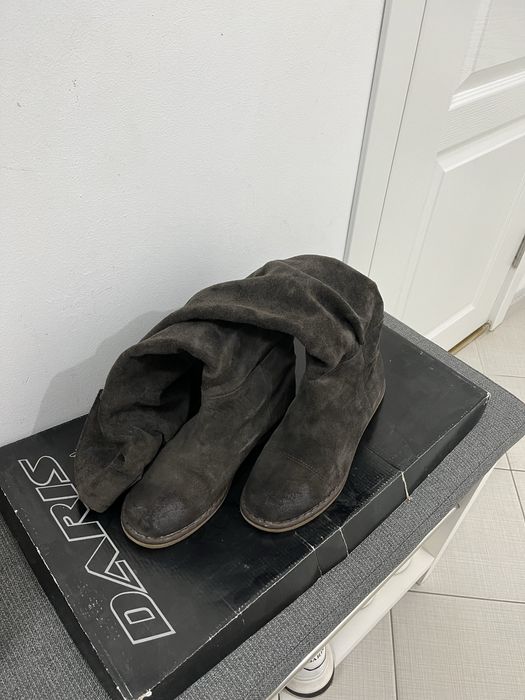 Кафяви велурени ботуши Daris