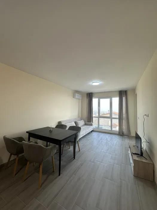 Дава се под наем Двустаен апартамент в Варна, м-т Пчелина - 50 кв.м за 511 € - Снимка #3