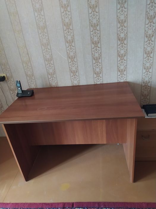Стол в отличном состоянии недорого