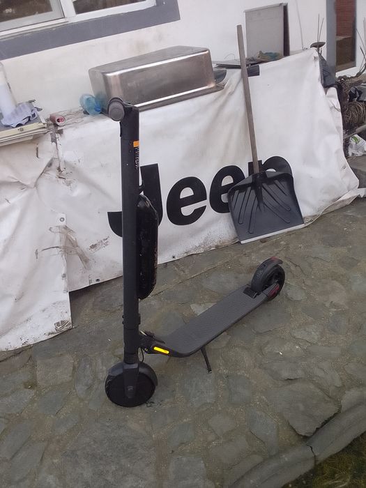 Vând trotinetă electrica