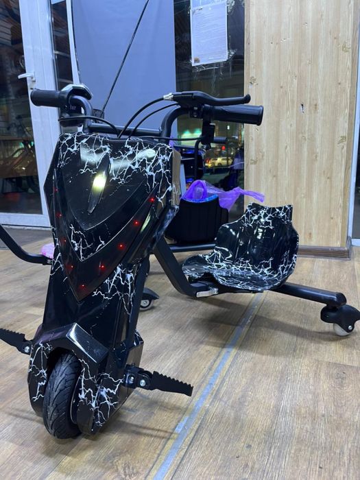 Детскиий электрический дрифт кар