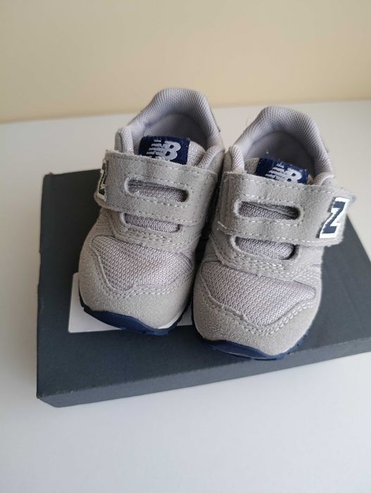 Бебешки/детски маратонки New Balance р-р 20