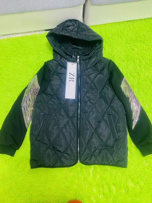 Продается новые куртки