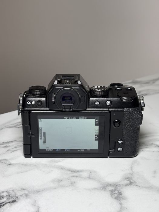 Продам fujifilm xs 10