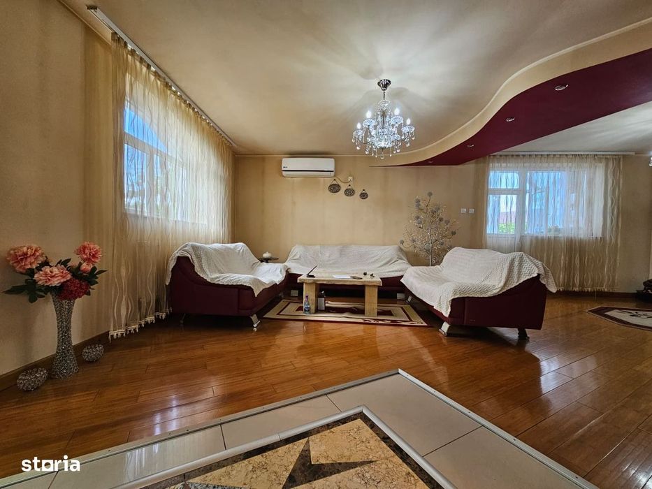 De vanzare-Vila spatioasa cu gradina si foisor-oaza de liniste