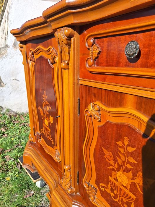 Италиански уникален комод с богата Интарзия