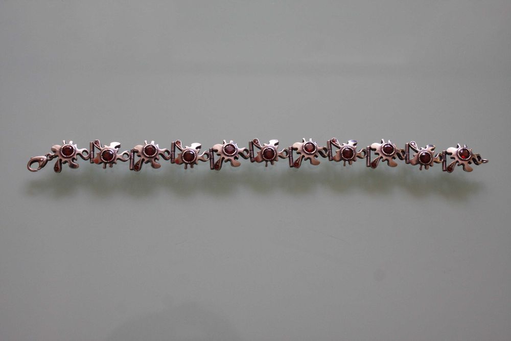 Серебряный браслет с натуральными камнями