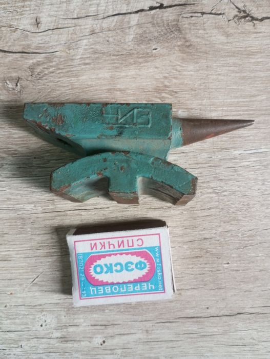 Тиски и мини наковальня