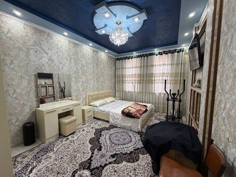 Продаётся 2х комн квартира на 2 этаже 6 микрорайон Мебель Файз