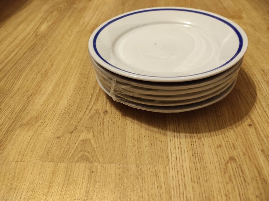 Порцеланови чинии