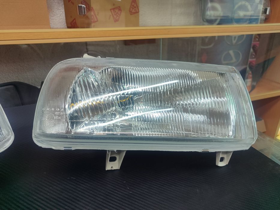 Фары передние на Фольксваген венто