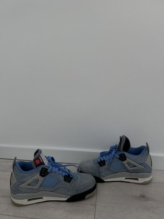 Jordan 4 Retro University Blue