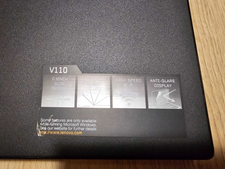 Продавам лаптоп Lenovo v110-15isk