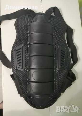 Каска за моторист и протектор за гръб