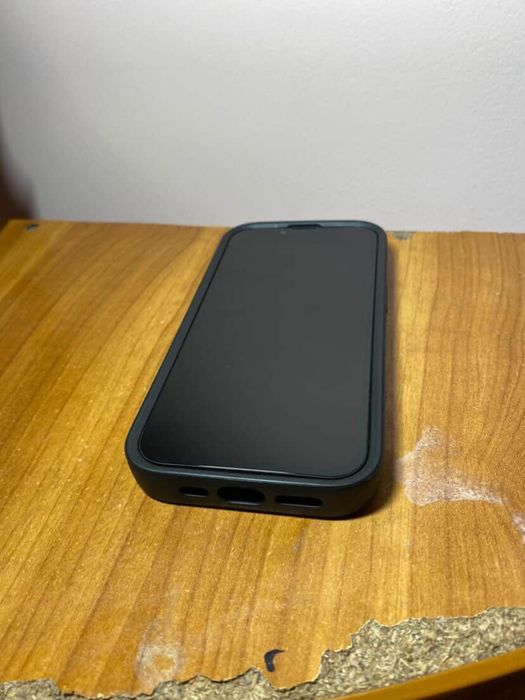 iPhone 13 cu husă mobil fox cadou!