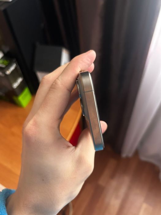 Iphone 15 pro natural