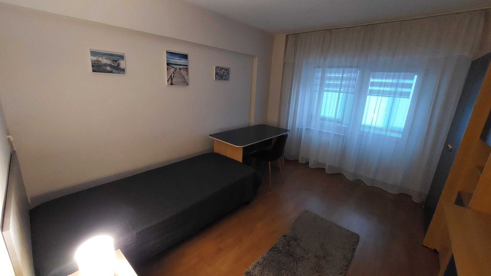 Persoana fizica, inchiriez apartament cu 4 camere etaj 1, situat in zona Pacurari (semafor Lukoil)