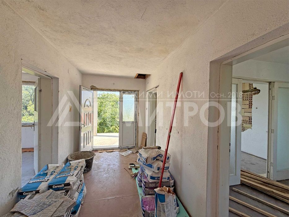 Продава се Къща в с. Стоян Михайловски, Област Шумен - 162 кв.м за 463 €/кв.м - Снимка #18