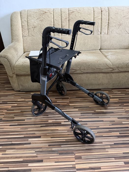 Cadru deplasare batrani dizabilitati din aluminiu cu suspensie