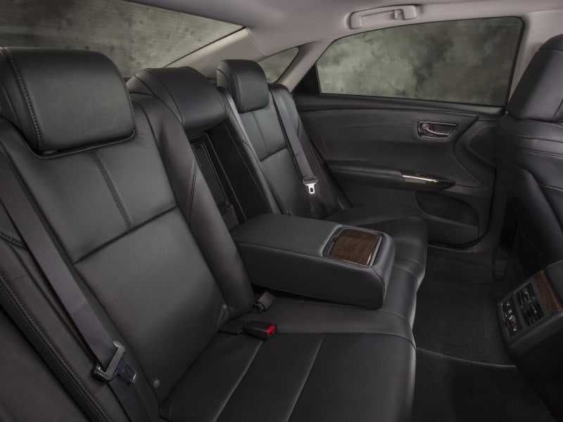 Toyota Avalon Limited 2015 sotiladi