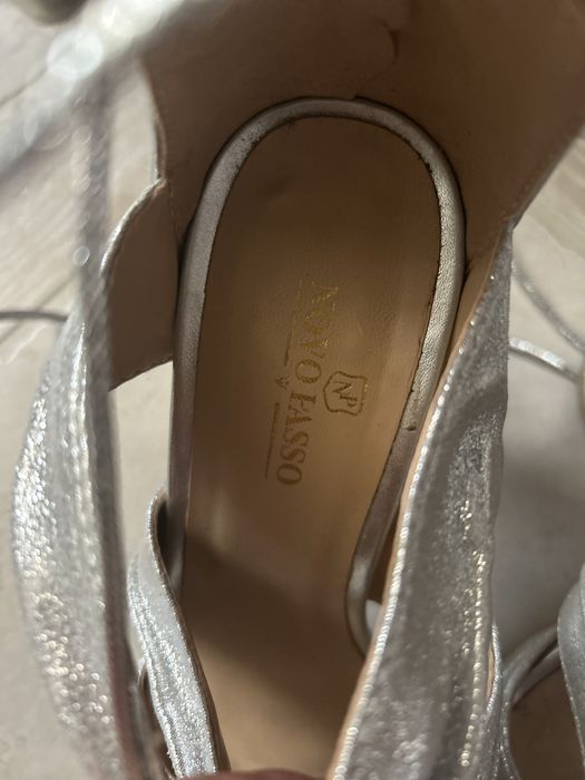 Босоножки серебро