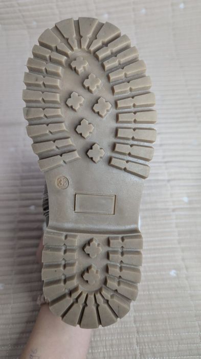 Ботинки для девочки осенние