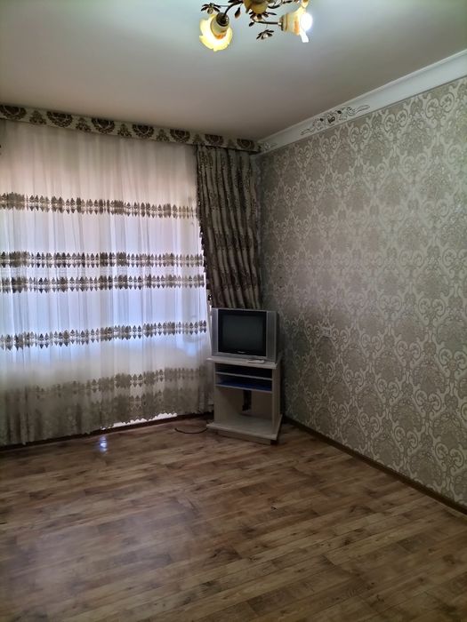 Аренда метро тинчлик 2.хонали оилага берилади расмдаги уй