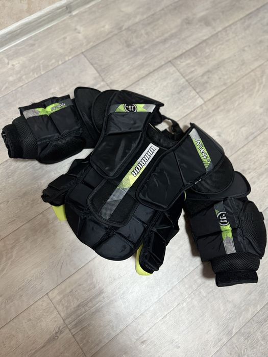 Нагрудник вратаря