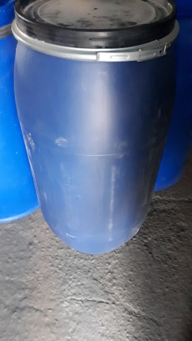 Бочки пластиковые на 160 л