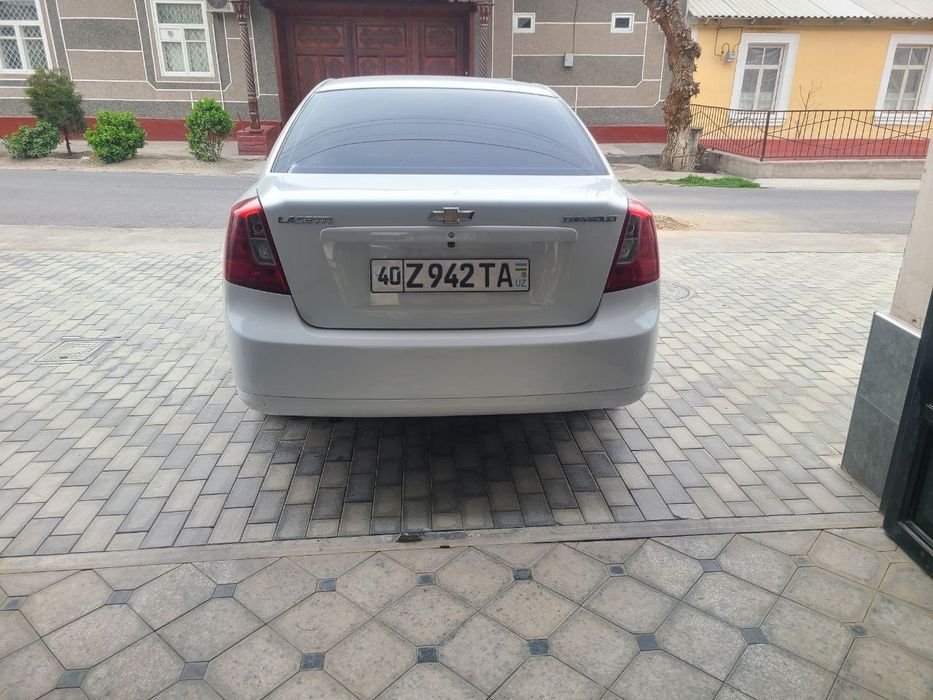 Chevrolet lasetti  сотилади
