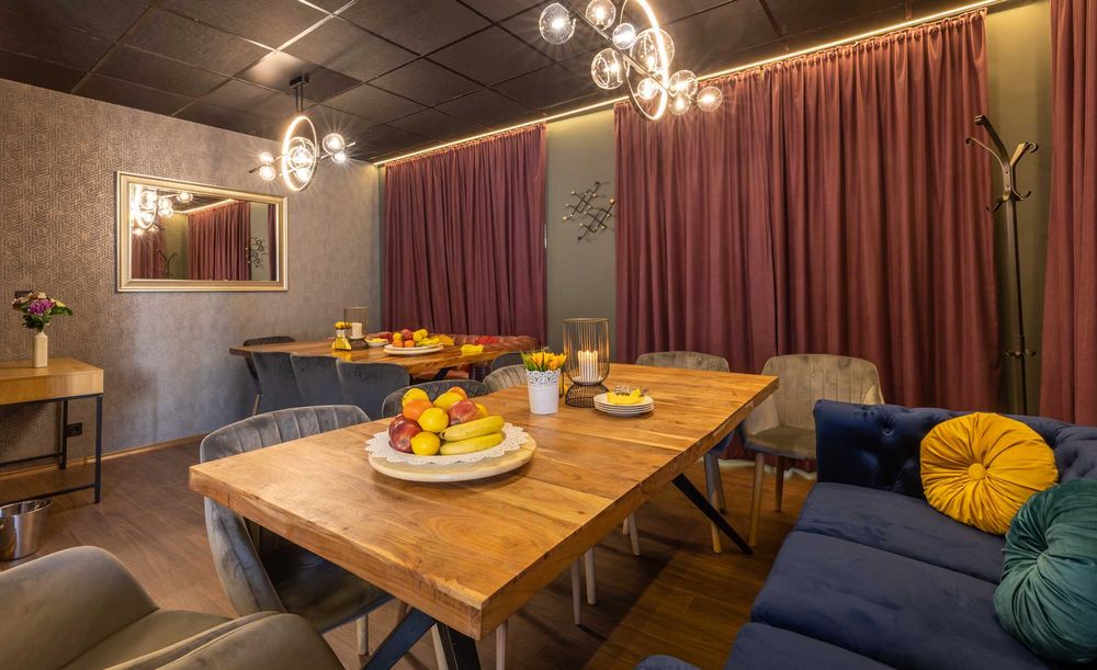 Парти зала за рожден ден големи деца, тинейджъри, зала за погача бебе