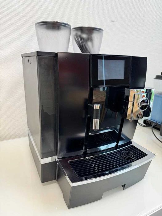 Кафе машина JURA GIGA X8C Professional