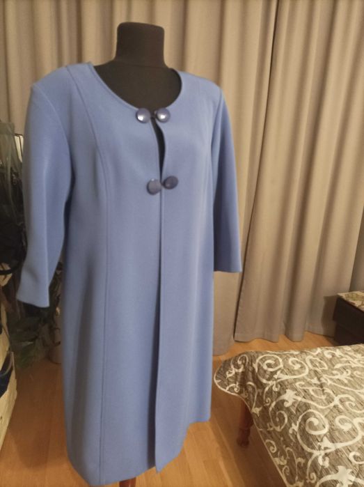 Палто продаваме женско палто