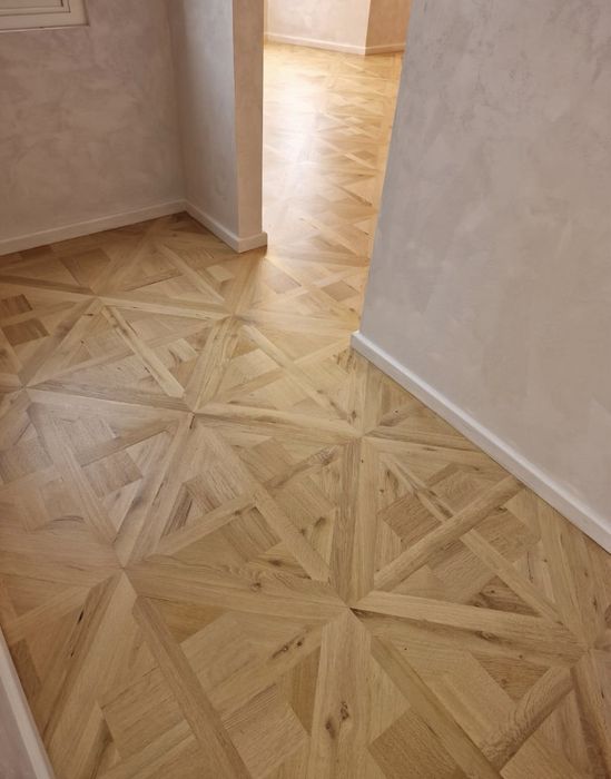 Vand parchet si panouri parchet Versailles