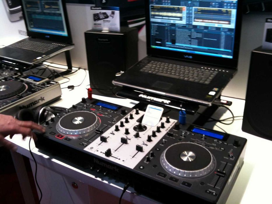 Ремонт музыкальных усилителей, ресиверов, колонок, микшер, караоке