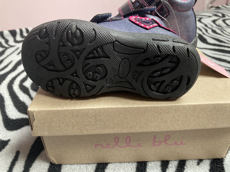 Нови детски маратонки за момиче 22