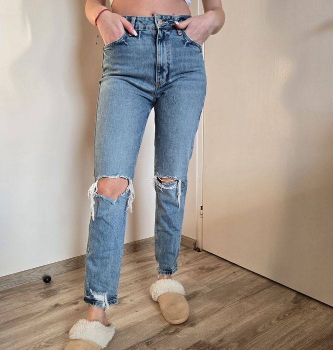 Дънки с накъсани крачоли