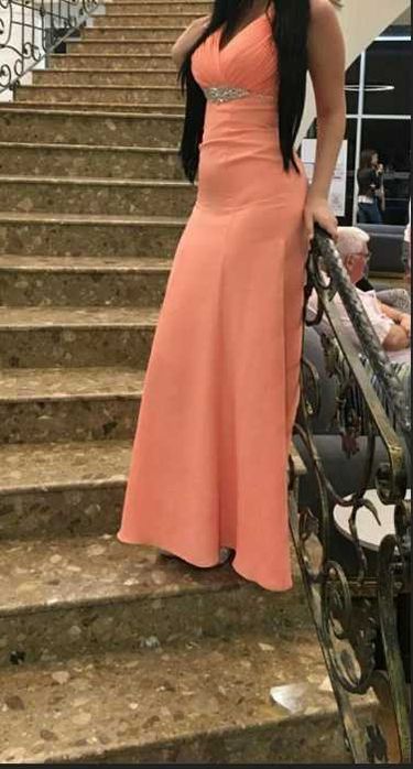 Абитуриентска рокля