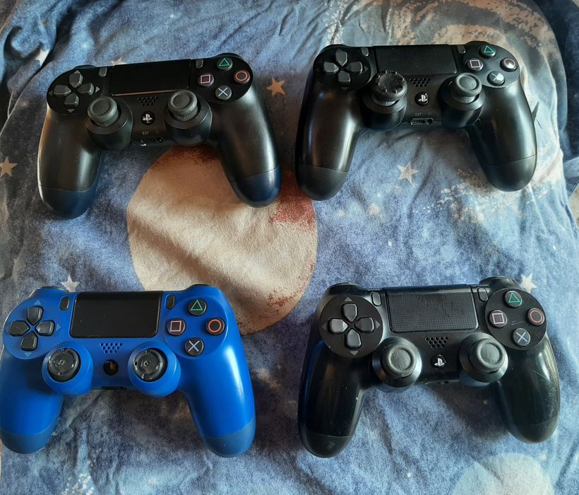 Vând manete defecte 4 defecte de piese ps4 PlayStation 4