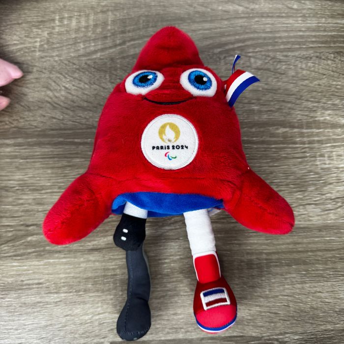 3 плюшени играчки