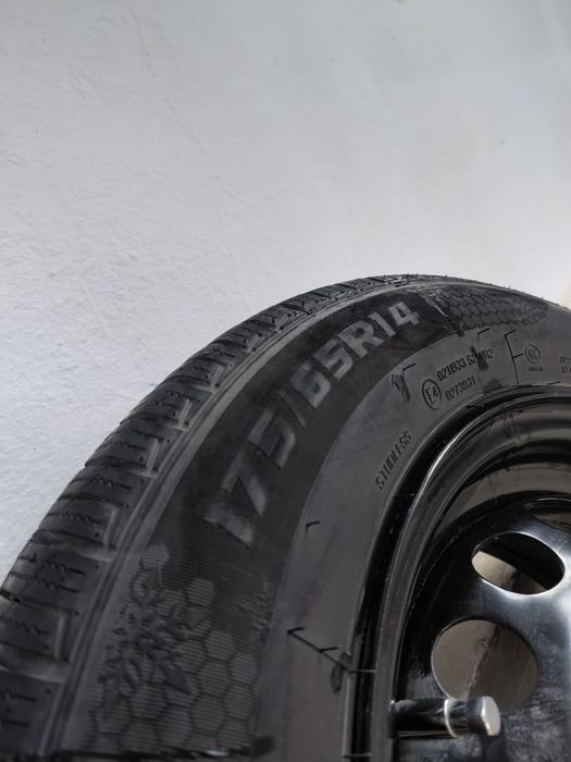 Резина. Зимняя 14 с дисками новый
