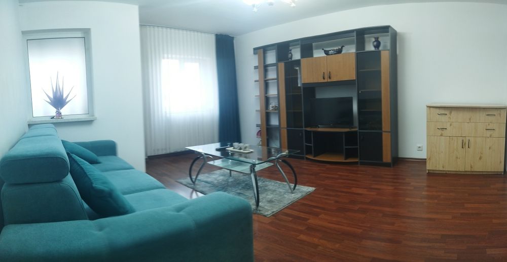 Proprietar, ofer spre închiriere, 2 camere, 62 mp, et 1/4, la Rond