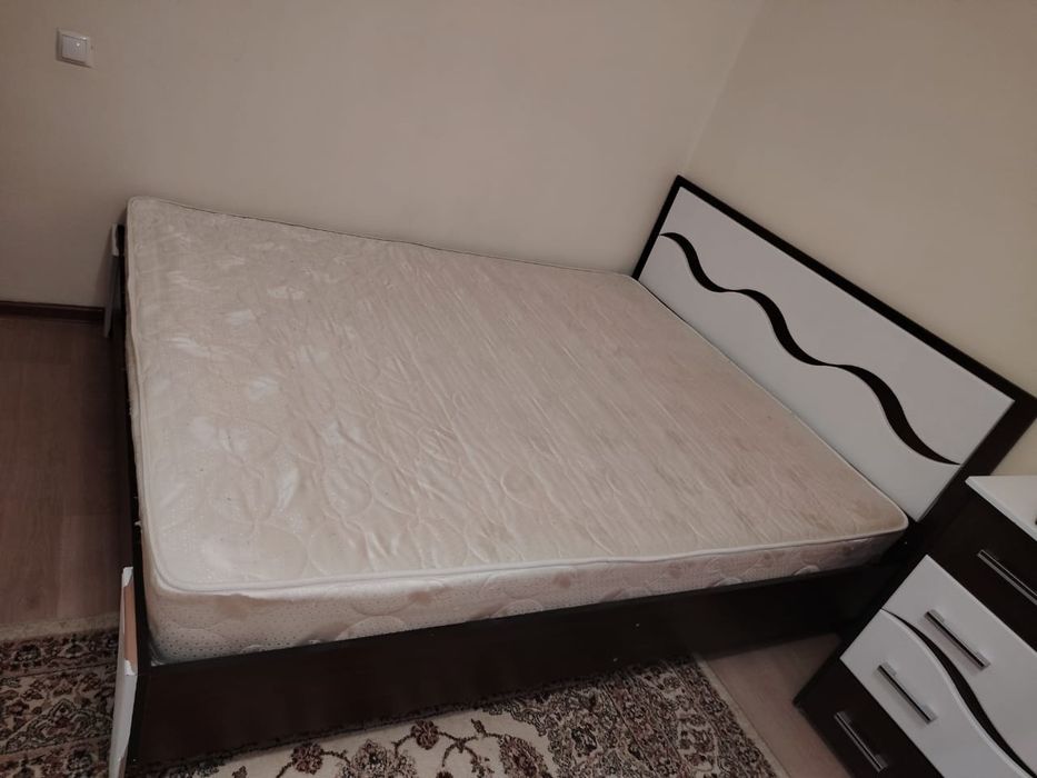 Продам двухспальную кровать