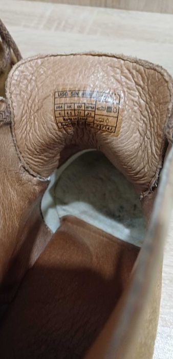 Оригинални дамски боти UGG, размер 37
