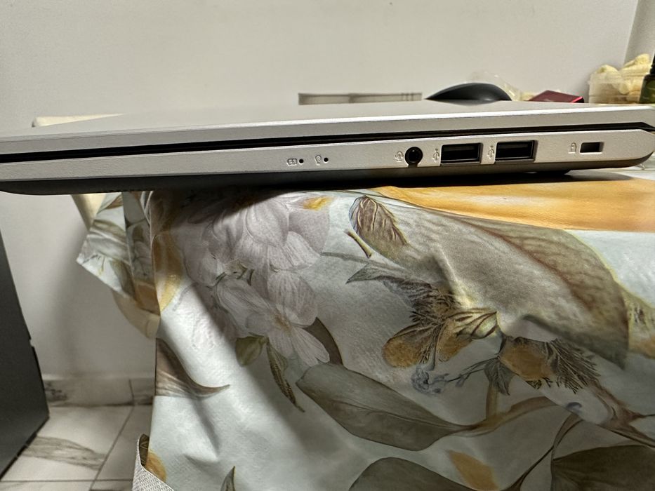 Laptop Asus A516KA- ca nou, cu incarcator si cutie, are garantie pana in Noiembrie 2026