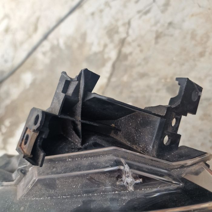 Mazda 6  2009 ляв и десен фар