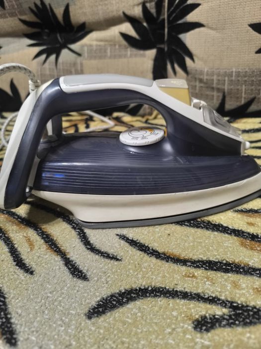 Утюг Tefal в нормальном состоянии