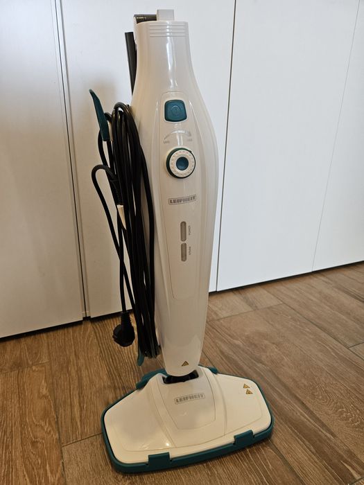 Mop cu abur Leifheit, 1200W  Pliabil  Incalzire rapida Alb, folosit de cateva ori.